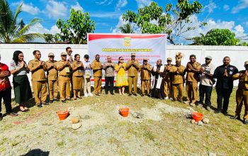 Bupati Mimika Bersama Deputi Menteri UMKM Lakukan Peletakan Batu Pertama Pembangunan Koperasi Merah Putih