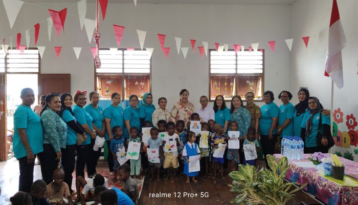 Bunda PAUD Mimika Kunjungi TK YPPK Terang Kristus III Pomako