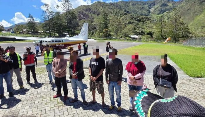 Langgar Perda, Enam Penjual Minuman Keras Dipulangkan dari Puncak Jaya