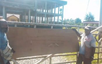 Tuntut Ganti Rugi Lahan, Sekelompok Warga Palang Lokasi Pembangunan Kantor Distrik Kuala Kencana