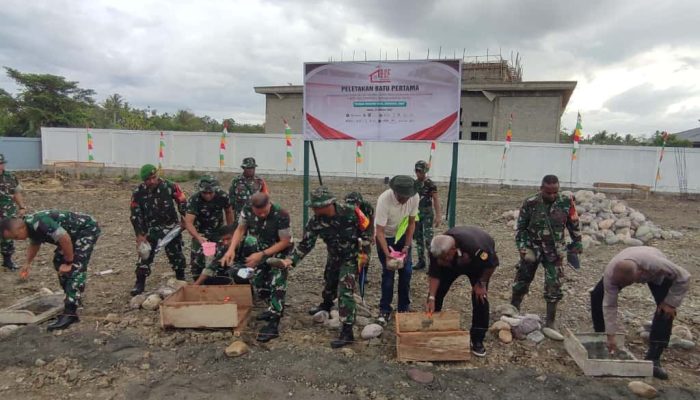 Kasdam Cenderawasih dan Bupati Mimika Letakkan Batu Pertama Koperasi Merah Putih di Limau Asri