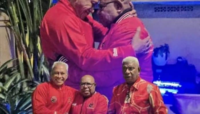 Sehati Dengan Bupati Mimika John Rettob, Wabup Emanuel Kemong Resmi Bergabung ke PDIP
