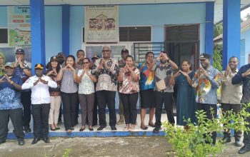 Kunjungi SDN 11 Tuapa, Bupati Mimika Pastikan akan Kirim Bus Sekolah untuk Siswa