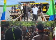 Bupati dan Wakil Bupati Bersama Rombongan Tiba di Uta, Disambut Tarian Adat Kamoro