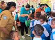 Ketua TP-PKK Mimika Temukan Kebutuhan Bahan Pokok Sekolah di Distrik Amar Belum Mencukupi