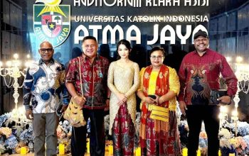 Dokter Asal Timika, Thalia Karupukaro, Dikukuhkan Unika Atma Jaya