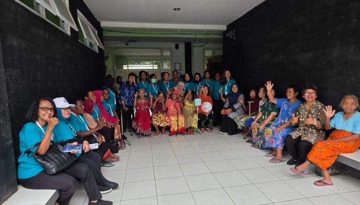 Terima Kunjungan Pokja 1 TP-PKK Mimika, Ibu Neng Resti Sri Hartanti Ceritakan Kisah Mengharukan Para Lansia di Griya Wreda Babat Jerawat