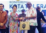 Hadiri KKT 2025 Singkawang, Bupati Rettob Paparkan Keragaman Masyarakat Mimika