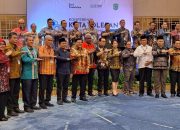 Wilayah “Sejuta Gereja”, Bupati John Rettob Paparkan Prakek Hidup Bertoleransi di Kabupaten Mimika pada Forum KKT 2025