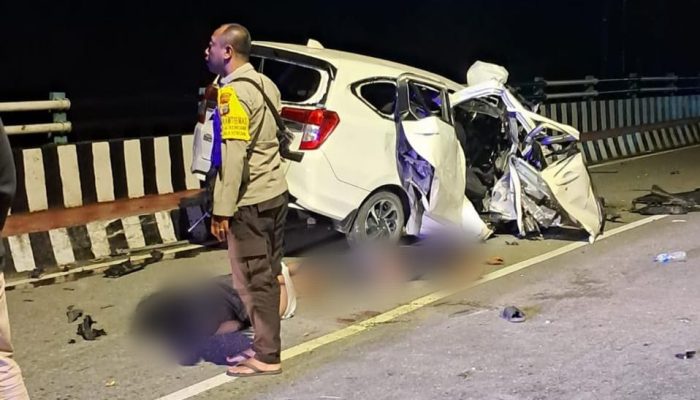 Dua Orang Tewas Dalam Kecelakaan Tragis di Jalan Cenderawasih Timika, Sopir Terlempar Saat Mobil Tabrak Ujung Beton Jembatan